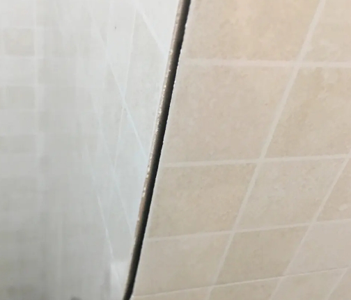 平武瓷砖空鼓维修公司分享阳台瓷砖脱落的修复过程可以分为以下几个步骤